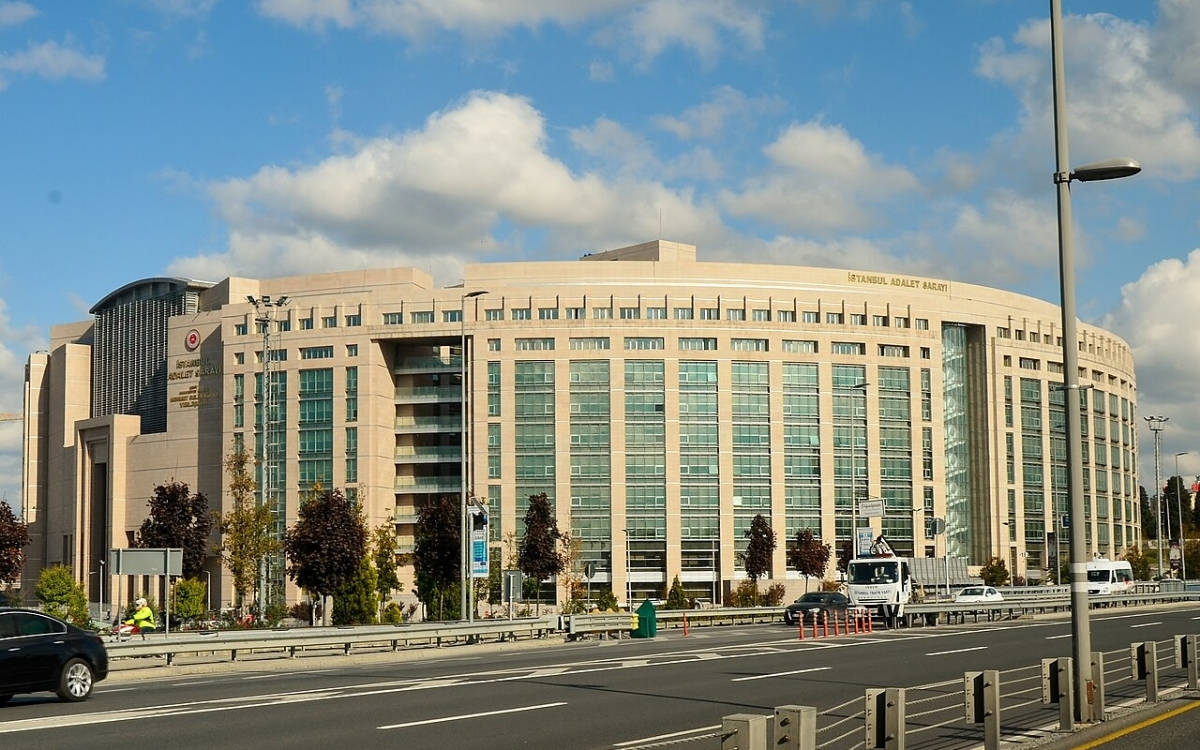 İBB'ye yönelik ‘yolsuzluk’ soruşturmasında 8 şüpheli tutuklandı