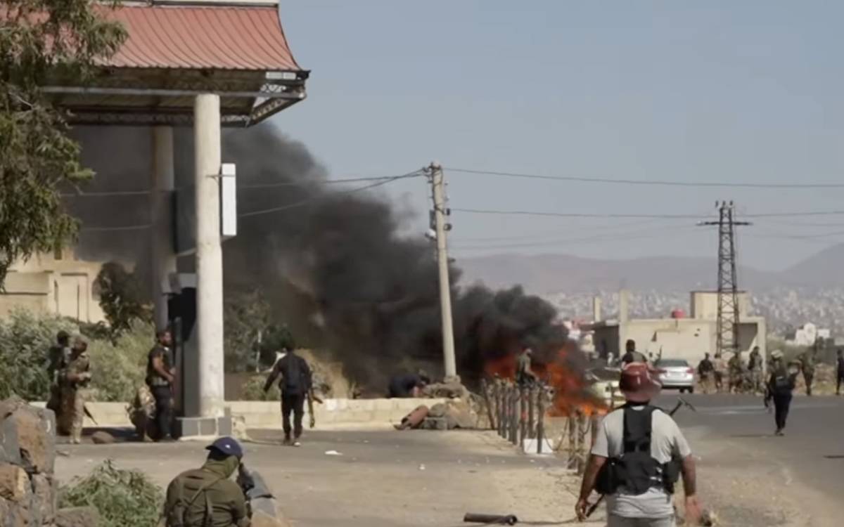 İsrail saldırısı altındaki Suriye birlikleri Süveyda'da katliam yaptı