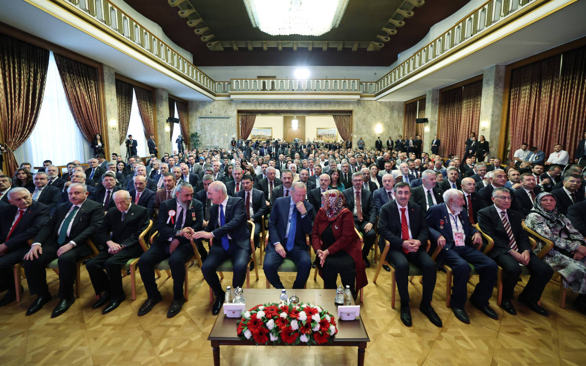 Meclis’teki 15 Temmuz anmasında yeni anayasa ve “Terörsüz Türkiye” söylemleri