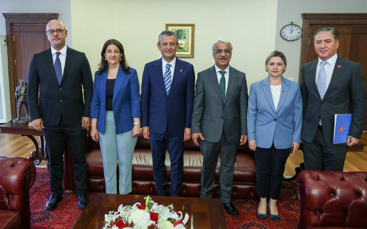 İmralı Heyeti, CHP lideri Özel'le görüştü: Barış bütün toplumu kapsamalı