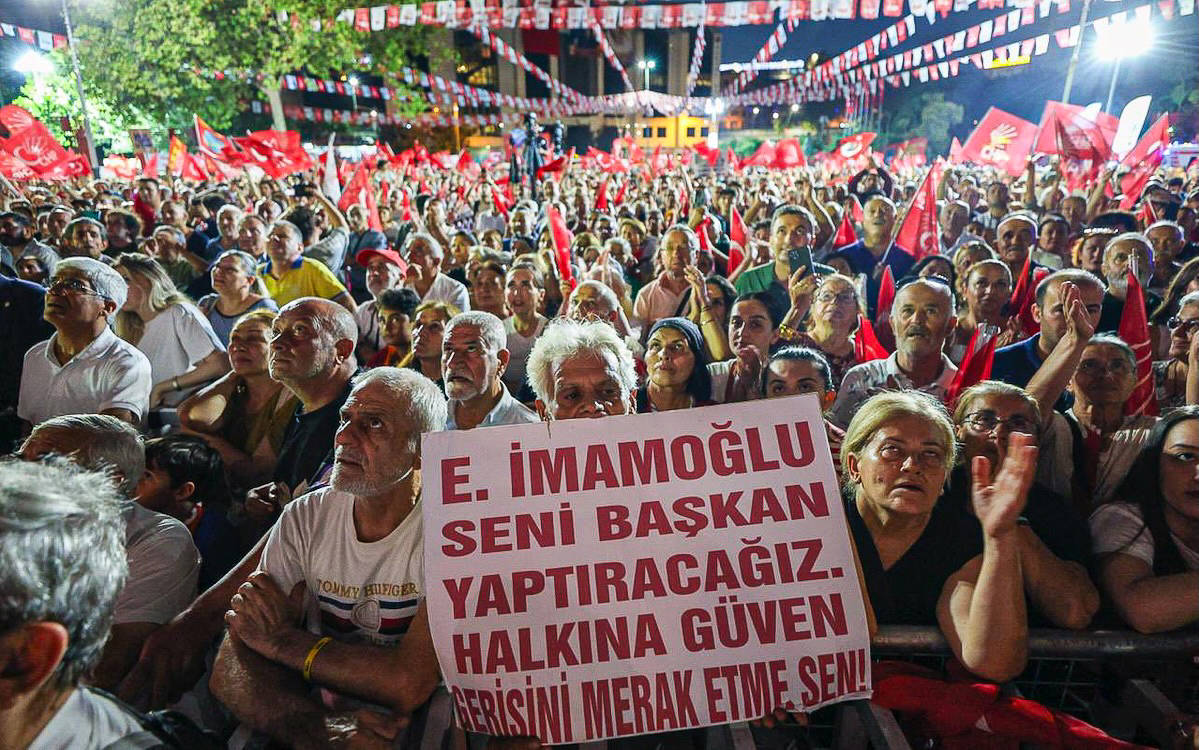İmamoğlu Kartal'a seslendi: "Bir avuç insan korkuyla iktidarda kalmanın yolunu arıyor"