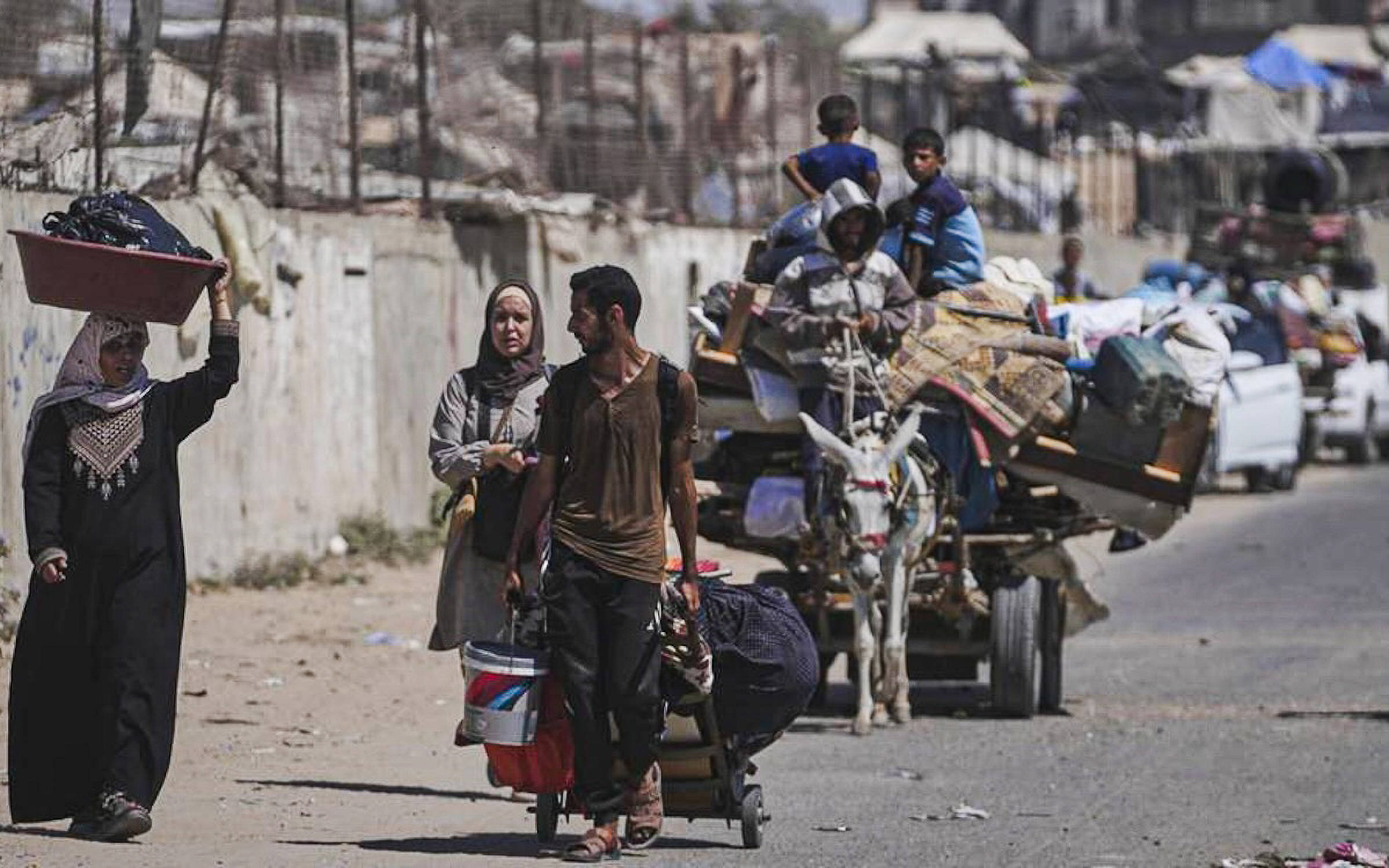 İsrail tankları Deyr el-Belah'a girdi, halk kenti terk ediyor