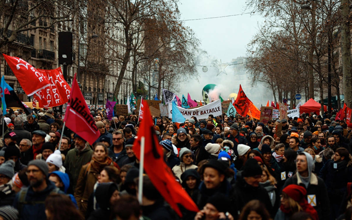 Fransa’da sendikalar hükümetin 2026 bütçesine karşı çıkıyor