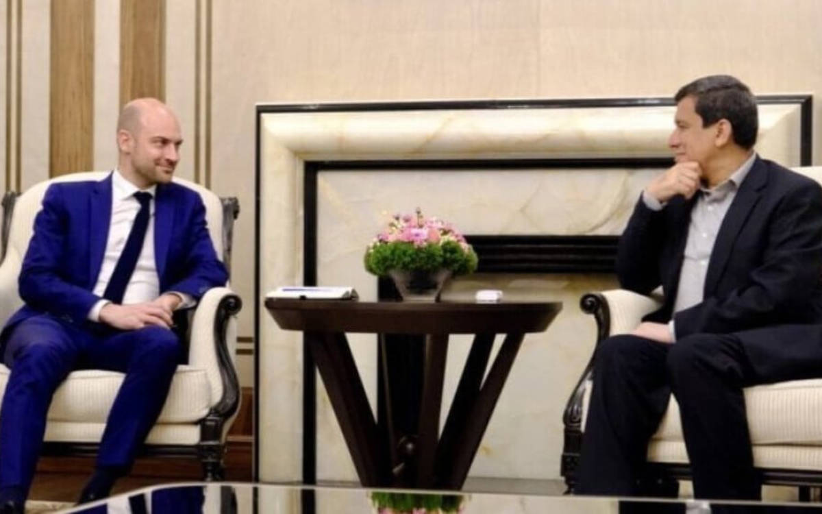 Wezîrê Karên Derve yê Fransayê Jean-Noel Barrot  û Mezlûm Evdî civiyan