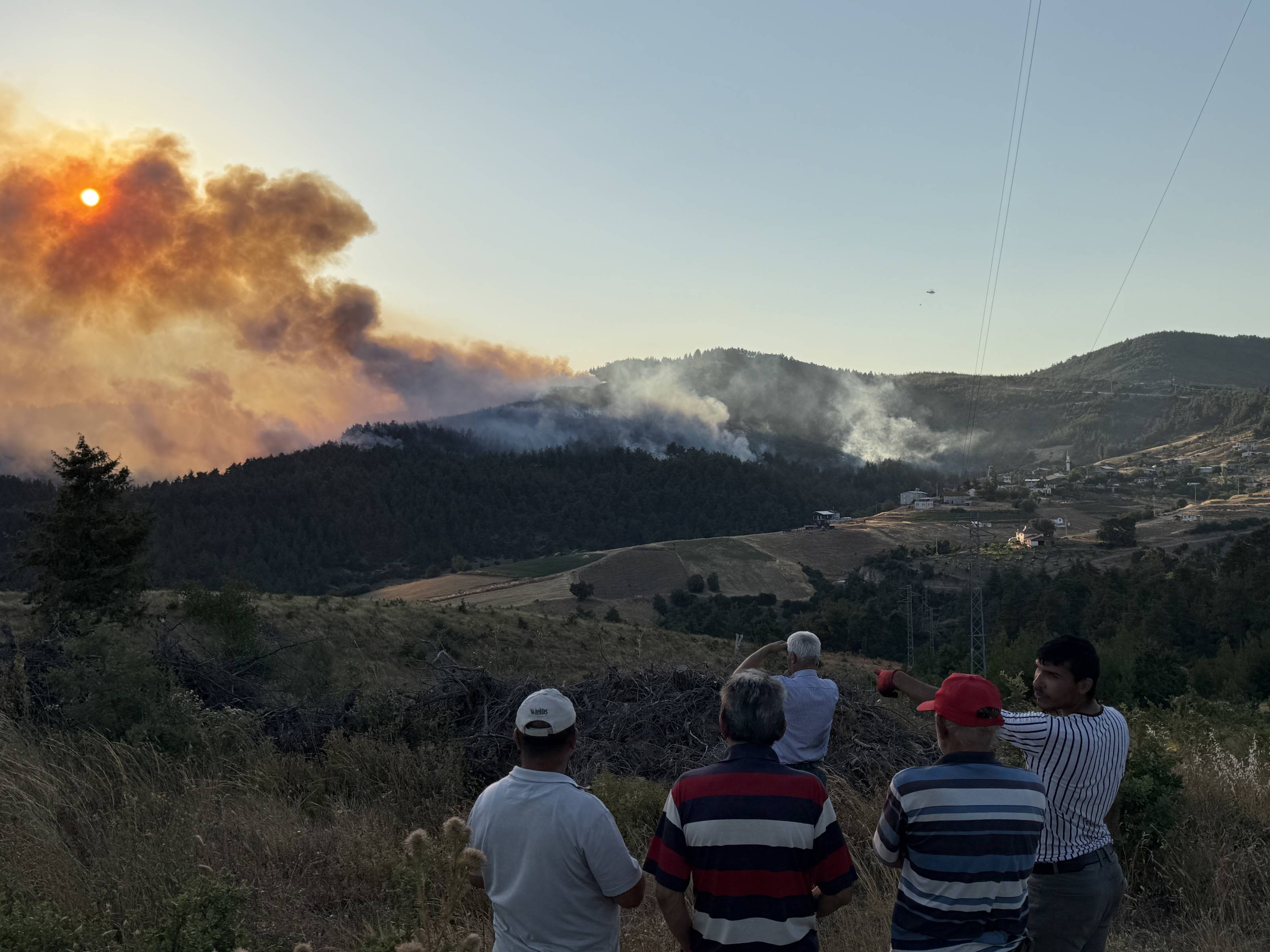 Bursa'da orman yangınlarına müdahale sürüyor