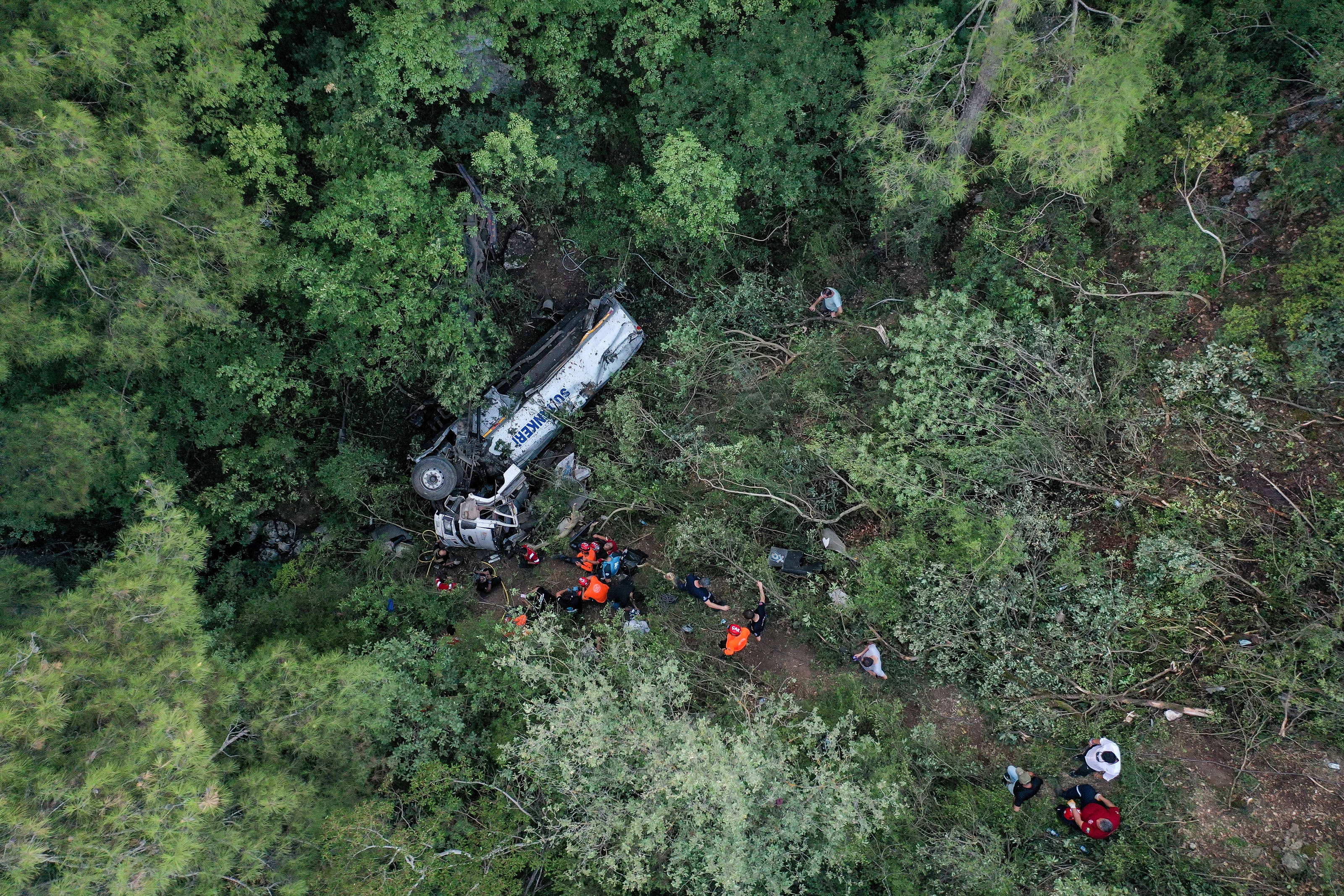 Bursa wildfire: Three killed in accident during firefighting efforts