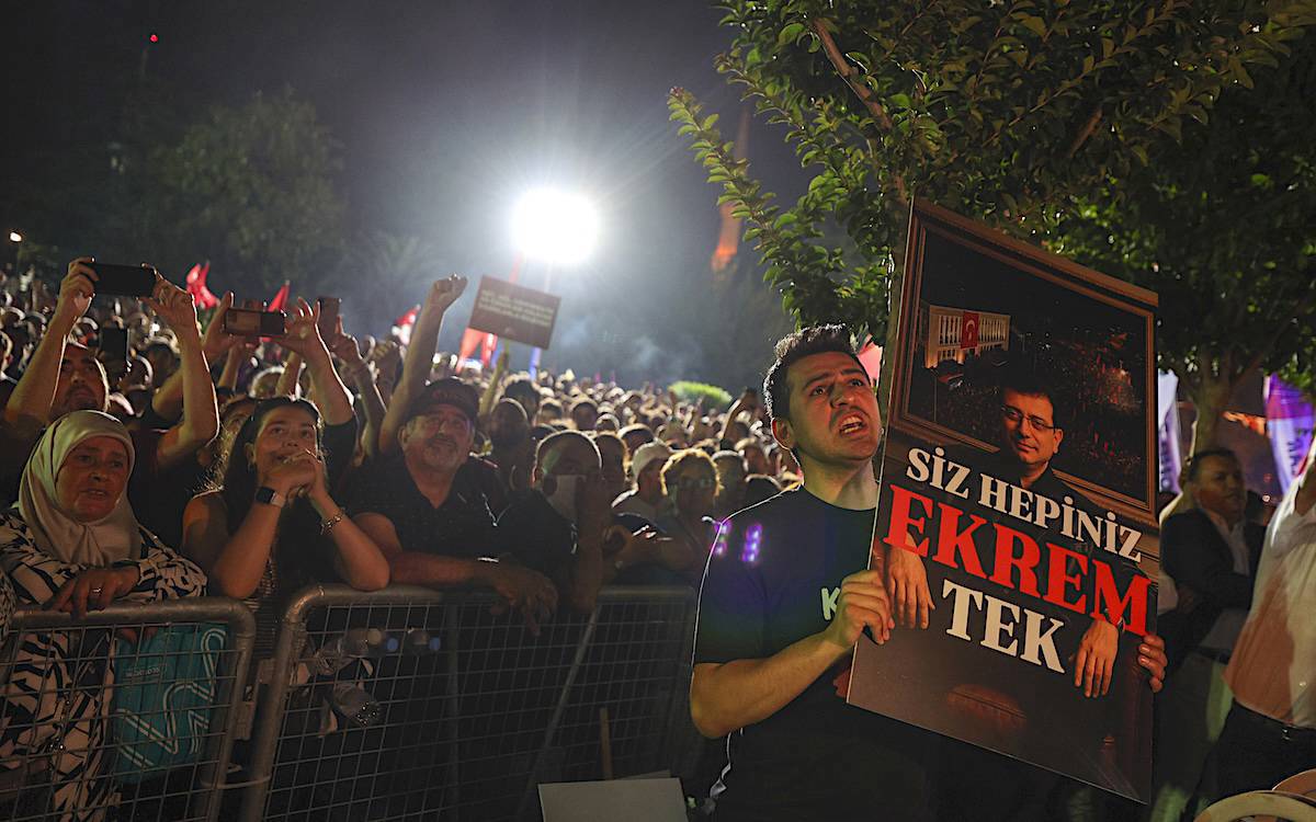 İBB soruşturması: 5 tutuklama, 20 kişi adli kontrolle serbest