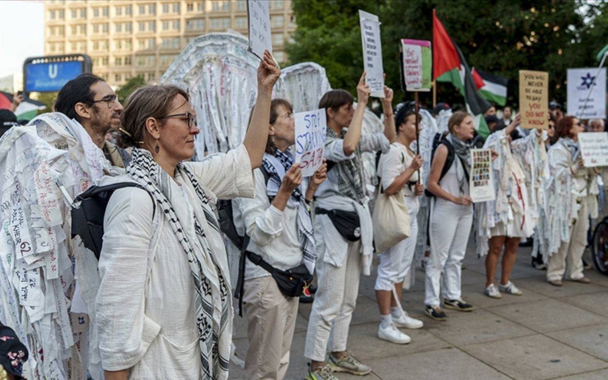 Almanya'da anket: Almanya devleti Filistin'i şimdi devlet olarak tanımalı