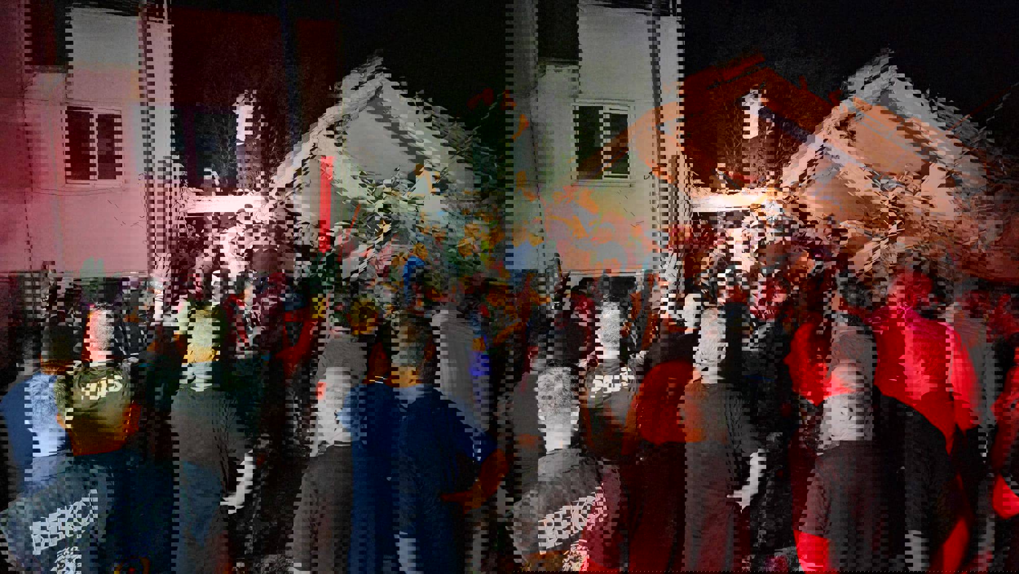 Balıkesir'de 6,1 büyüklüğünde deprem