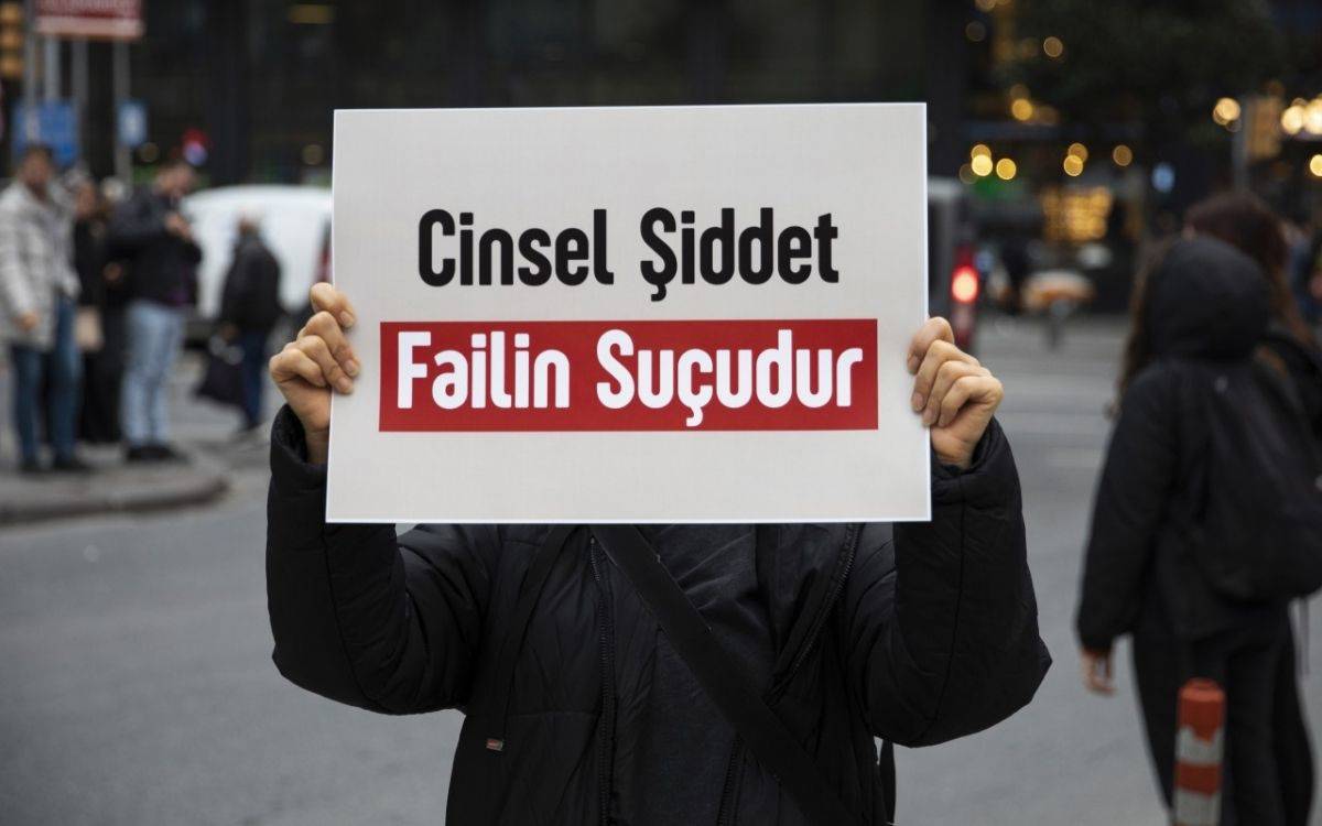 Metroda gizli çekim taciz sayılmadı