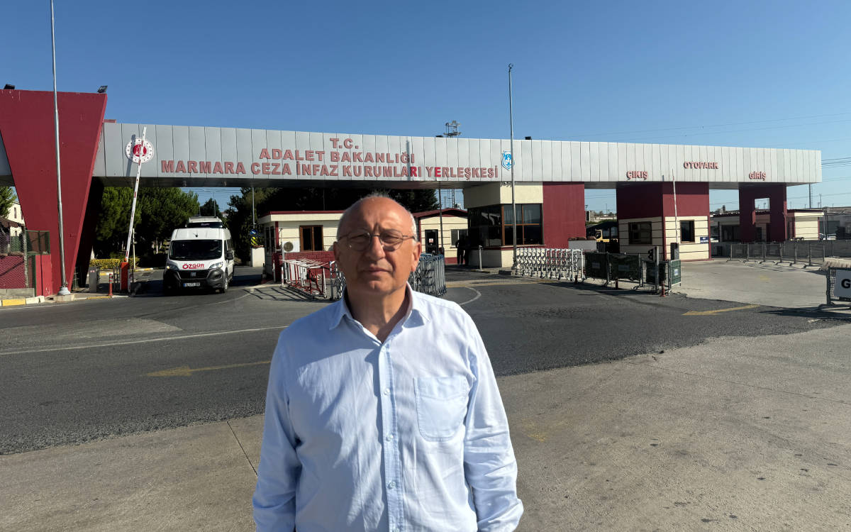 Utku Çakırözer: Gazetecilerin tutukluluğu Türkiye'deki adaletsizliğin en canlı göstergesi