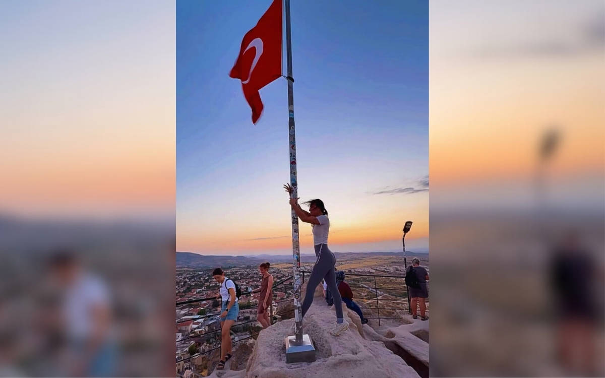 Türkiye bayraklı direkte dans eden turiste soruşturma