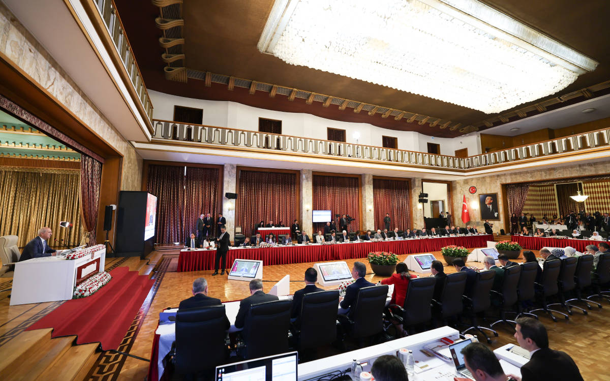 Komisyon bu hafta TBMM eski başkanları ile baro başkanlarını dinleyecek