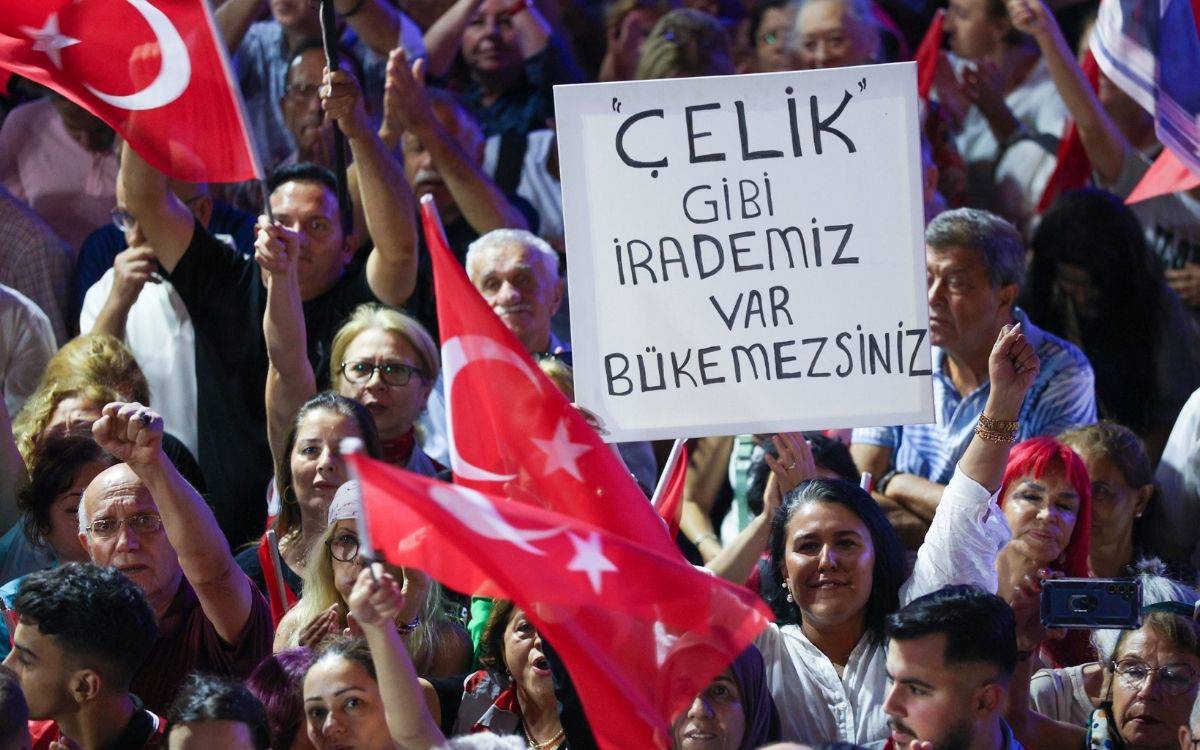 CHP’nin yönetebilirlik kapasitesi hedefte: Otoriter rejimin yeni eşiği