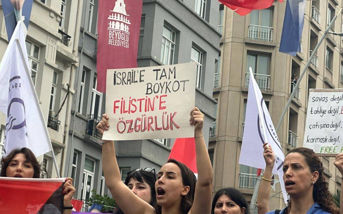 Kadınlar polis ablukasında haykırdı: Soykırıma karşı mücadelemiz ortak