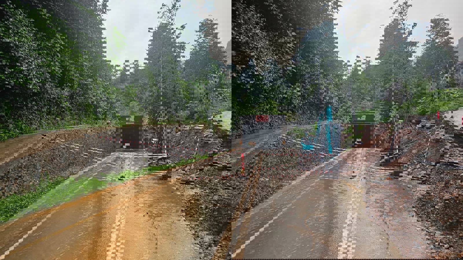 Landslide blocks major coastal highway in Artvin