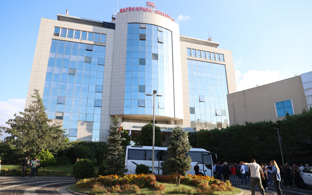 CHP’li Bayrampaşa Belediyesi’ne operasyon: 48 kişi adliyeye sevk edildi