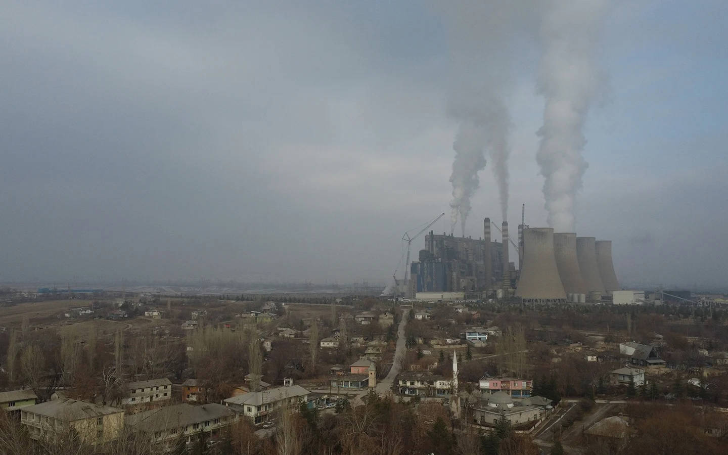 “İklim değişikliğine karşı şirketlerden daha yüksek vergi alınmalı”