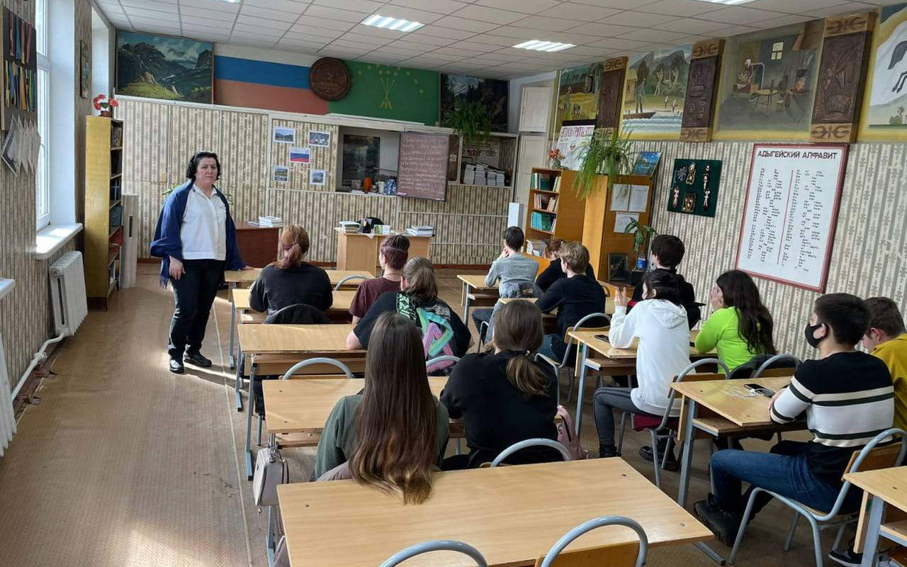 Rusya anadili eğitiminde ders saatini düşürdü, KAFFED tepki gösterdi