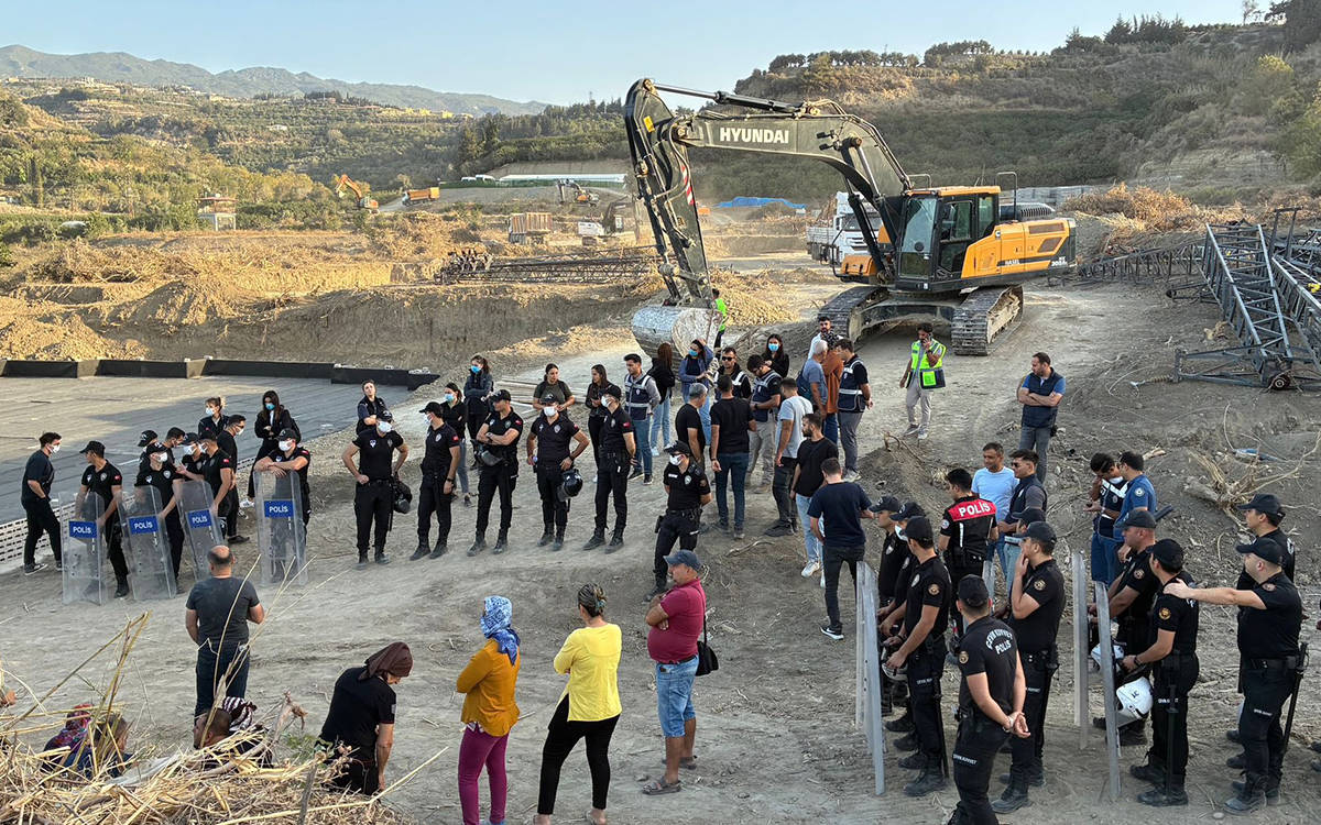 Samandağ Kurtderesi’nde polis müdahalesi: İki gözaltı