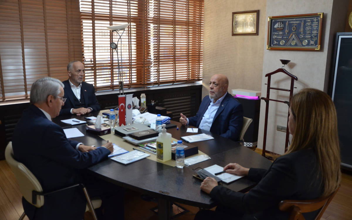 Asgari ücret masasında işçi sendikaları olmayacak