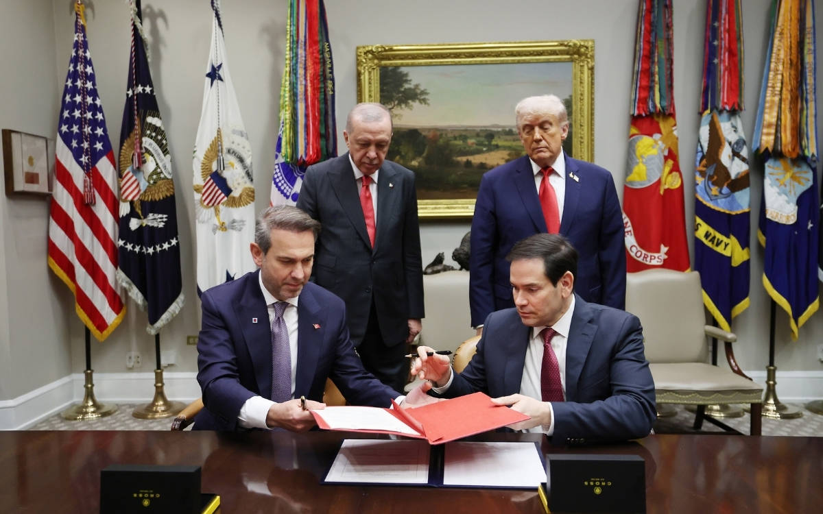 İlhan Uzgel: Erdoğan’ın önceliği meşruiyet bulmak ve bunu dış destekle güçlendirmek