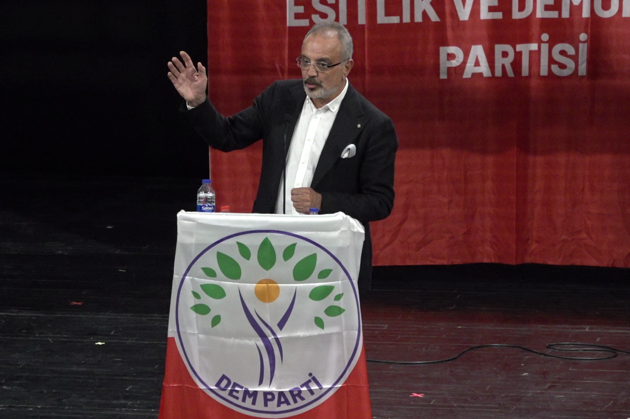 Sırrı Sakık, Komisyon'a dilekçe sundu: Biz sustukça bu ülke eksik kalır