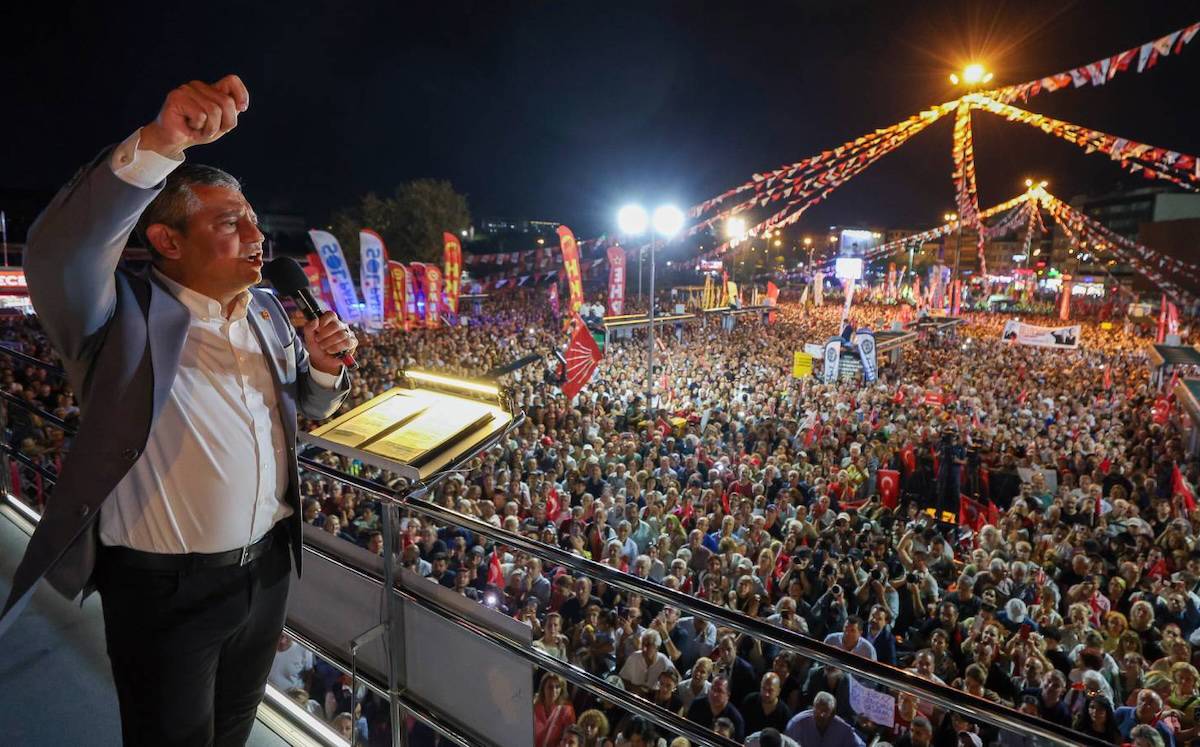 Özgür Özel Sarıyer'den seslendi: "Gelecek seçimi Türkiye İttifakı kazanacak, kimse kaybetmeyecek"