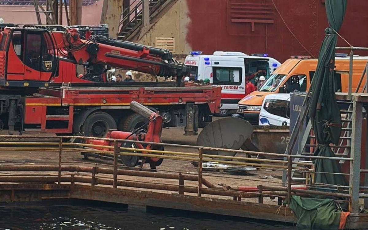 Tuzla’da bakımı yapılan gemide patlama: 1 işçi öldü