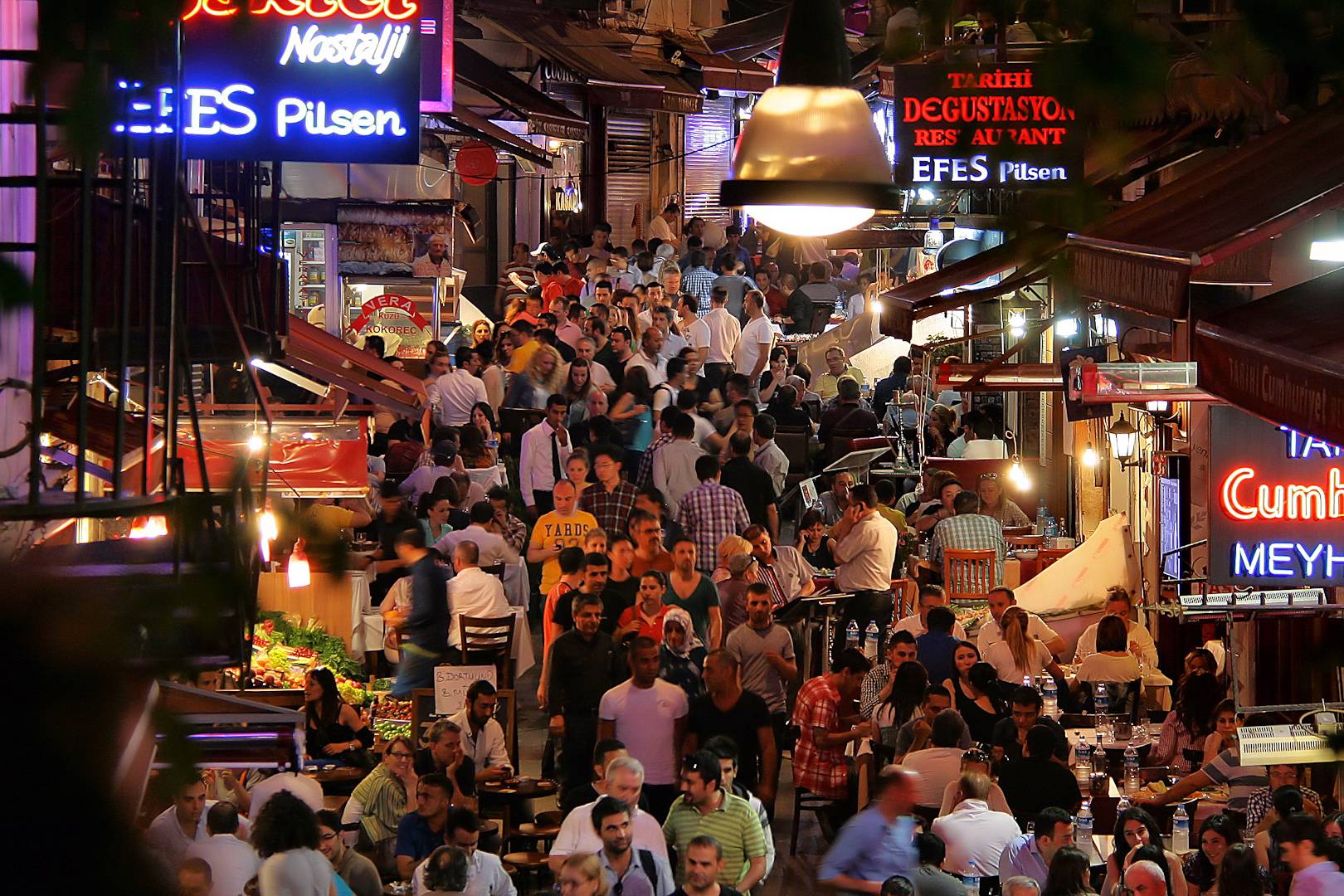 İstanbul bans aggressive street solicitation in tourist areas