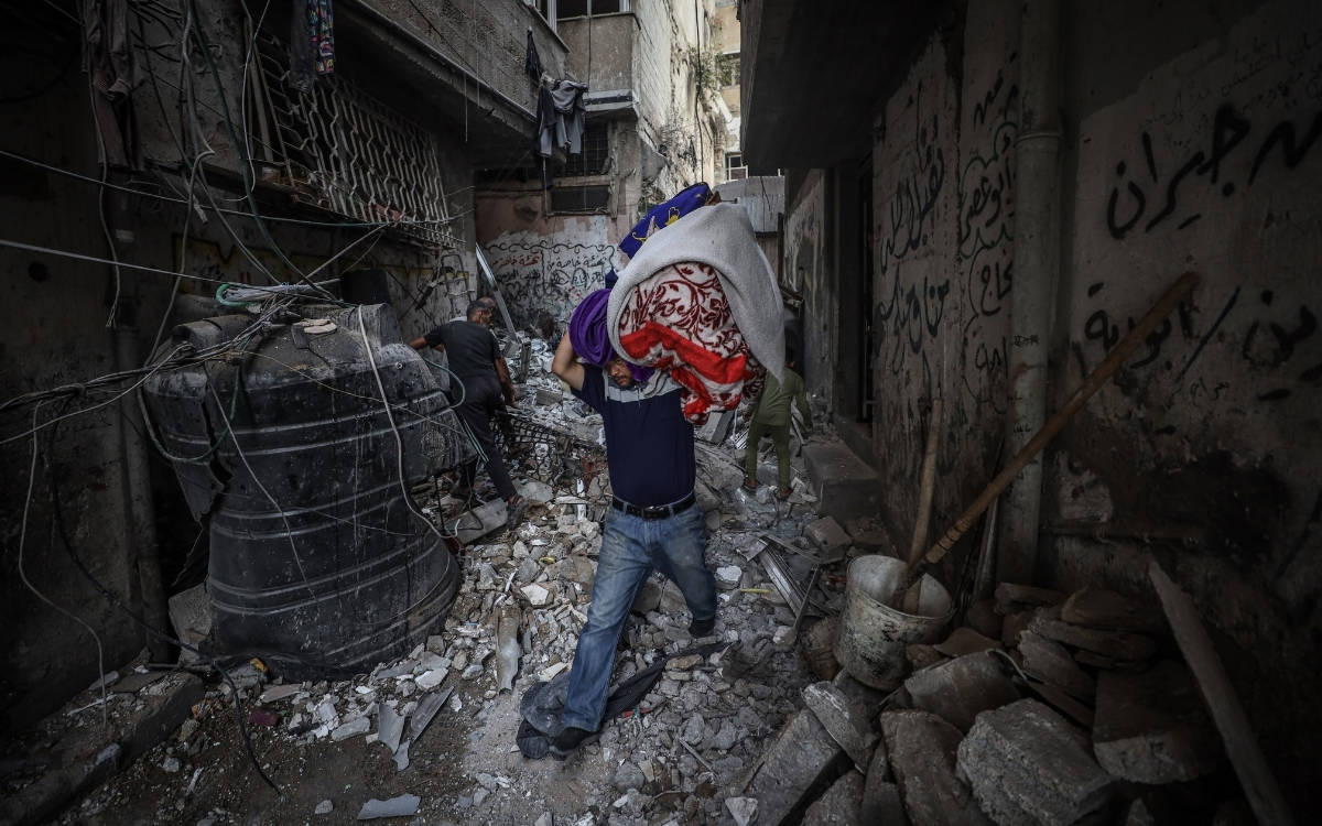 İsrail, ateşkesi ihlal ederek Gazze’ye saldırdı: 63 ölü