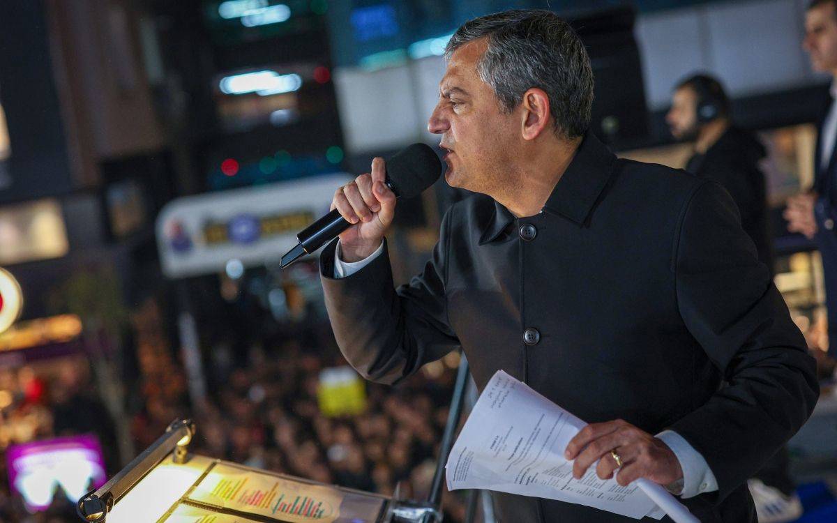 Akın Gürlek’ten Özgür Özel’e 500 bin TL’lik tazminat davası