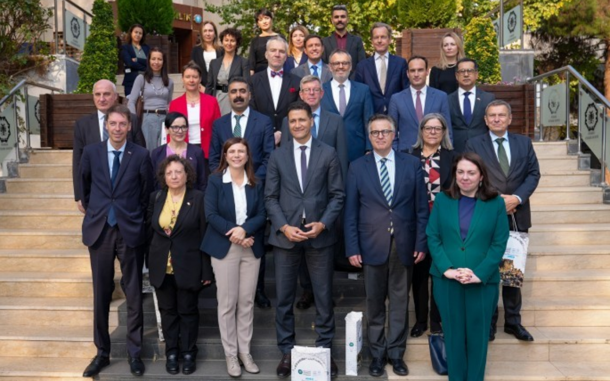 AB Türkiye Delegasyonu ve büyükelçilerden Diyarbakır Büyükşehir Belediyesi’ne ziyaret