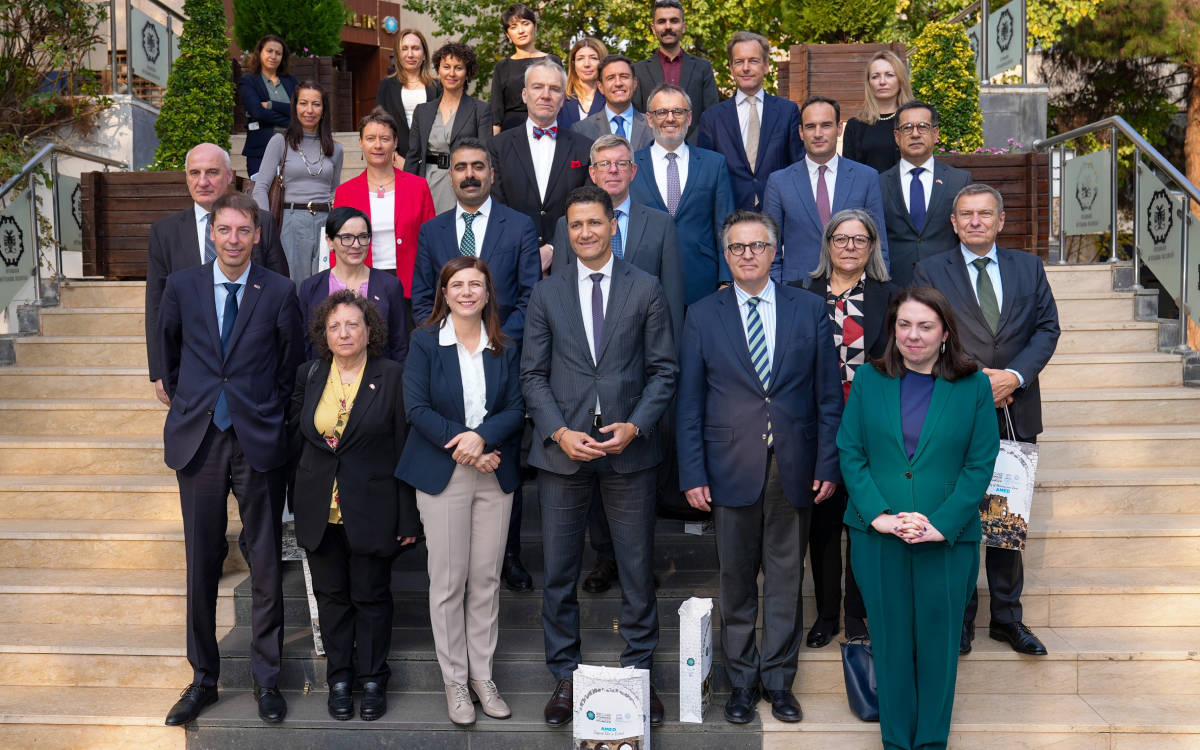 Şandeke Yekitiya Ewropayê serdana Şaredariya Amedê kir