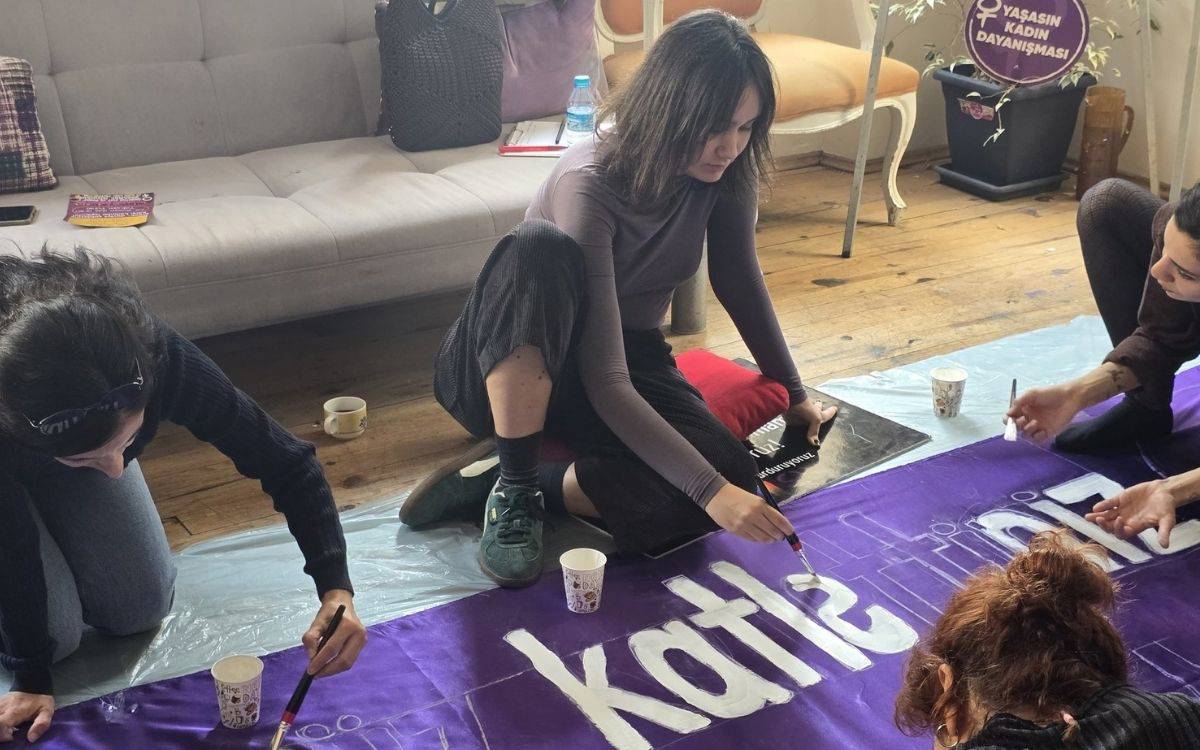 25 Kasım Platformu: 25 Kasım'da Taksim Tünel’de buluşuyoruz