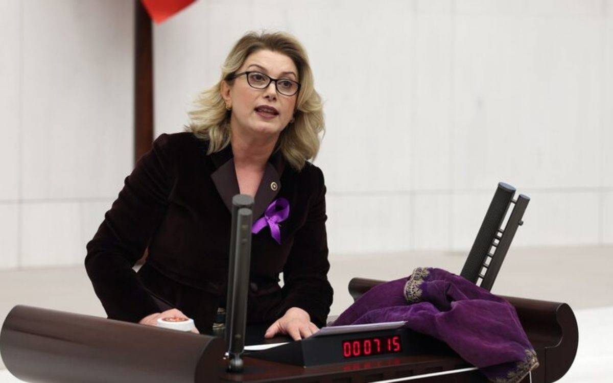 Bakan Tunç’a göre kadınların şiddet mektupları “şov”