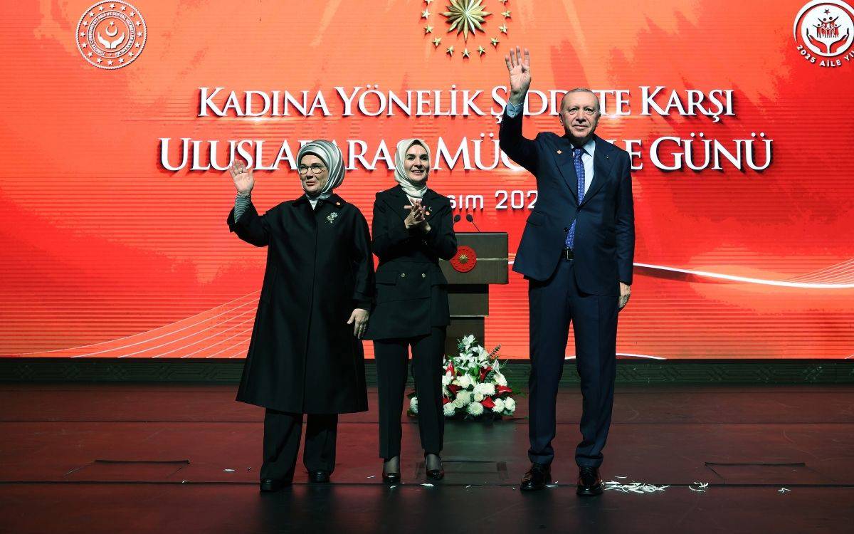Erdoğan'dan "aile" açıklaması: Kadına yönelik şiddet, aileye vurulmuş darbedir