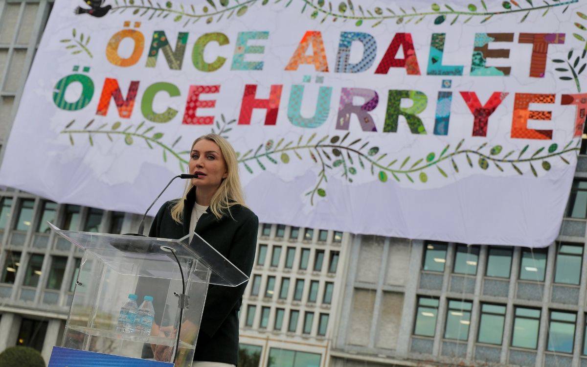 Dilek İmamoğlu: "Masumiyet karinesi ihlal edilmesin"