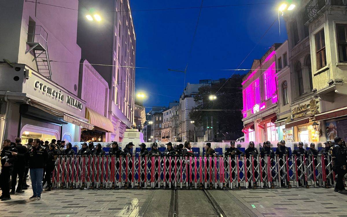 Fotoğraflarla 25 Kasım eylemi: Ahlakınız batsın kadınlar yaşasın