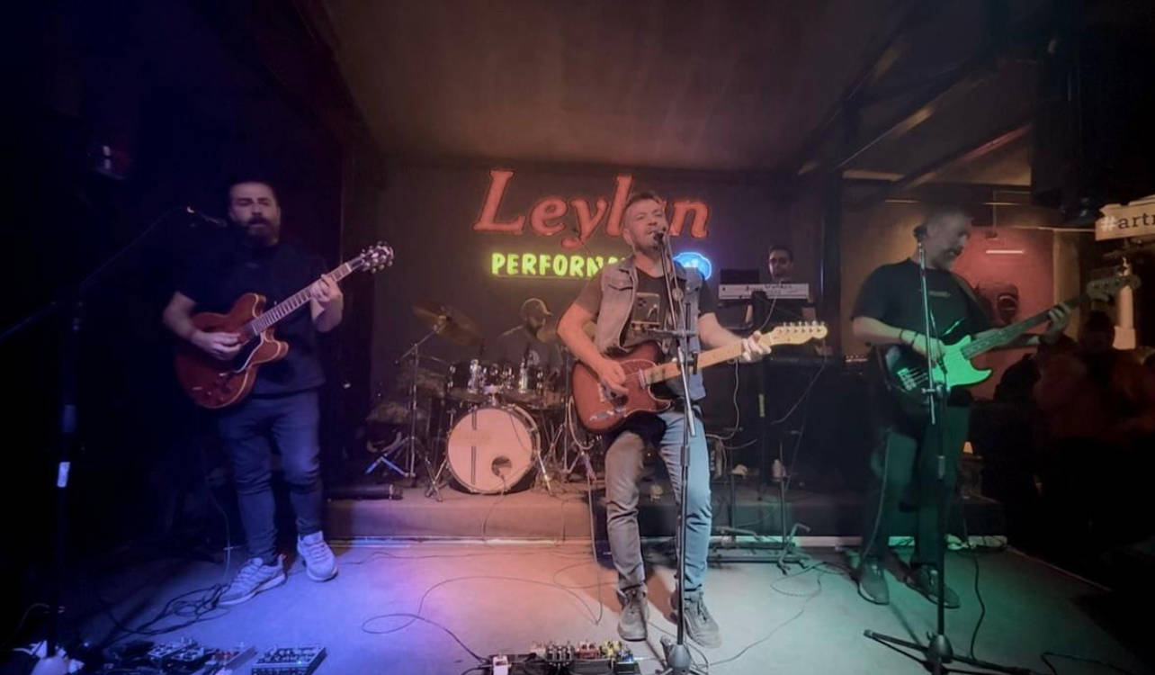 Siya Şevê mizgîniya albûmeke nû da