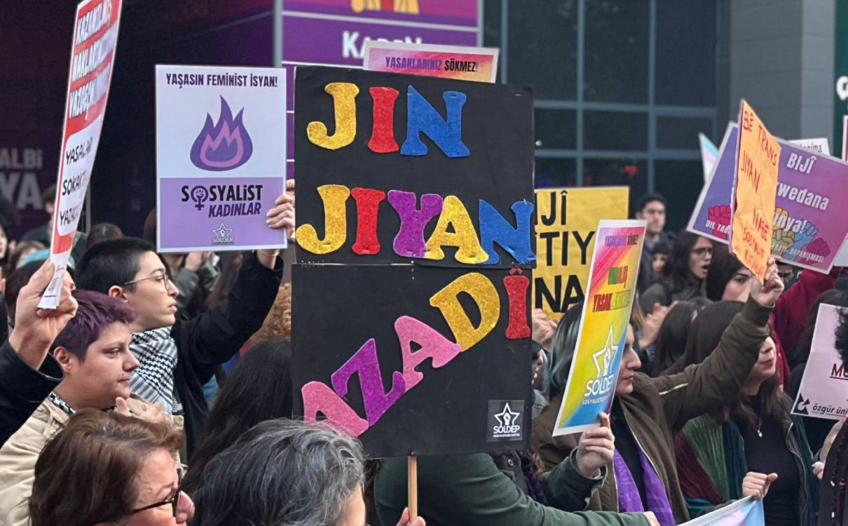 Mêran di Mijdarê de 25 jin kuştin