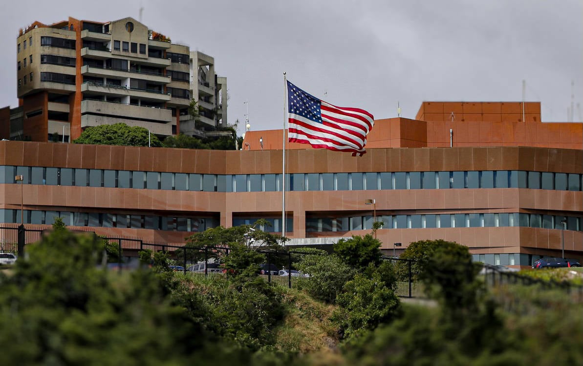 ABD Venezuela'daki Amerikalıları ülkeyi terke çağırdı