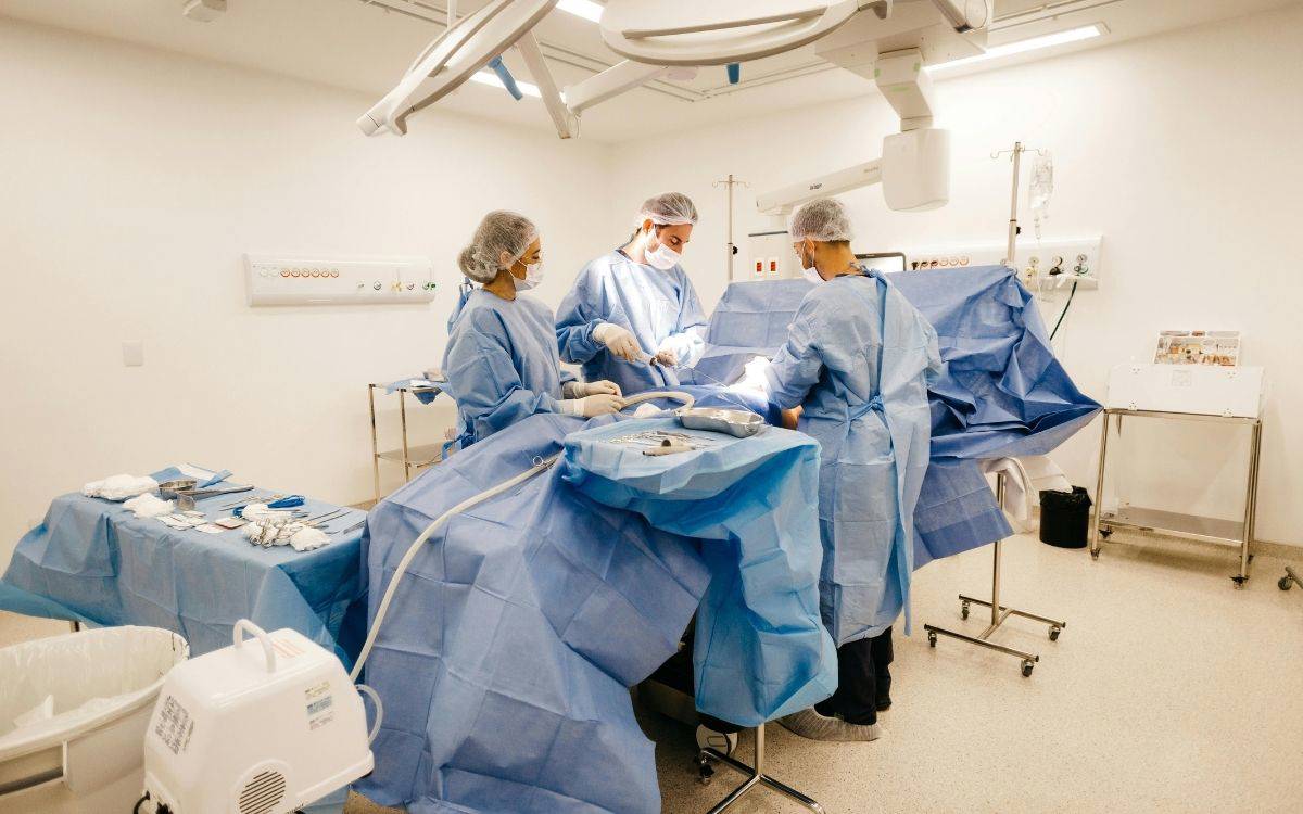 CHP’li Pala’dan ameliyathanelerde gece mesaisine tepki