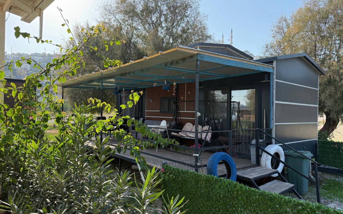 Tiny houses sprout on Turkey's agricultural fields