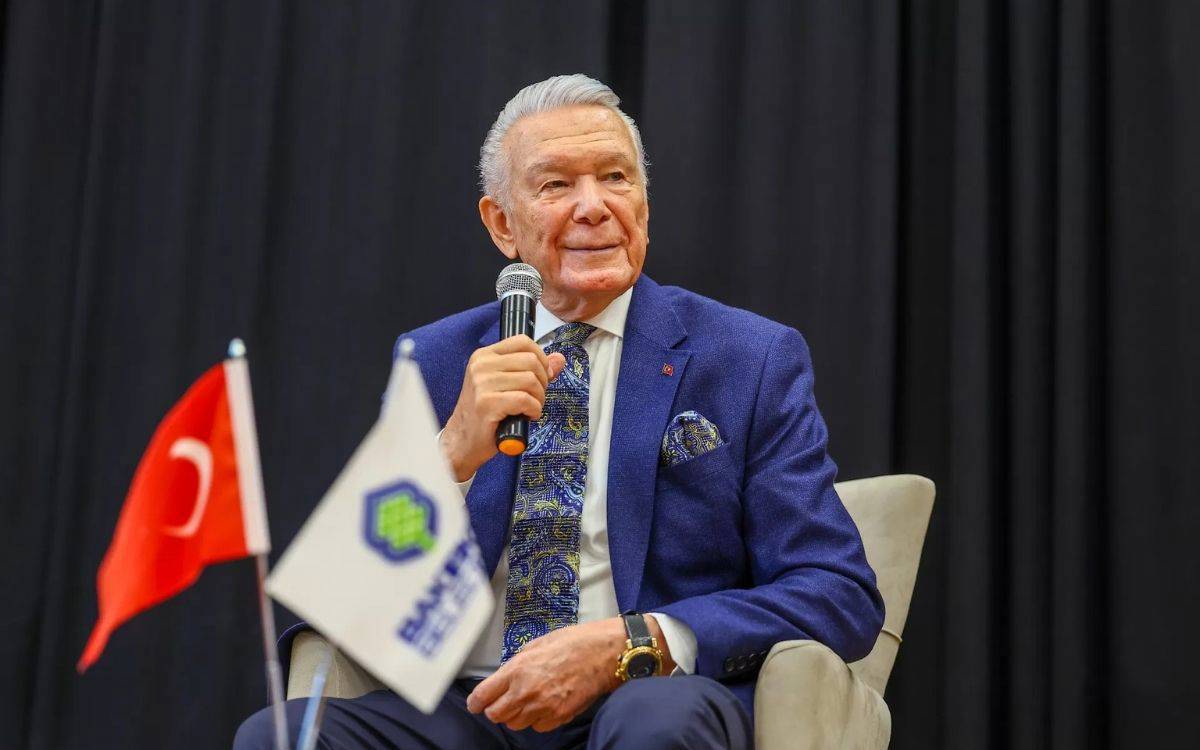 Uğur Dündar Halk TV’ye geçti