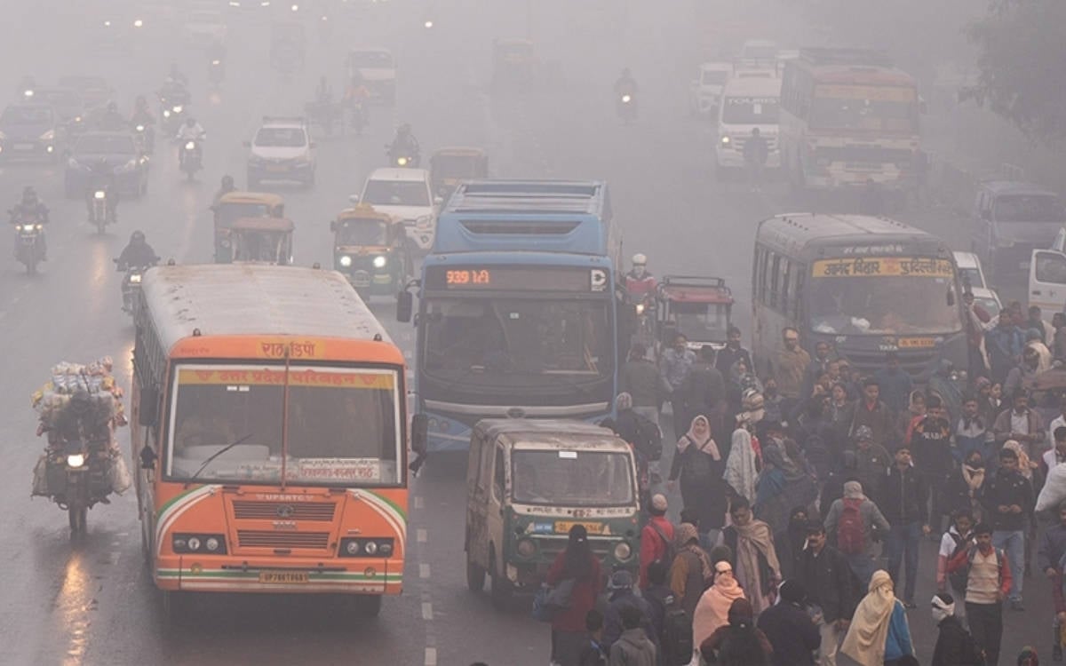 Yeni Delhi’de, hava kirliliği nedeniyle evden çalışma zorunluluğu getirildi