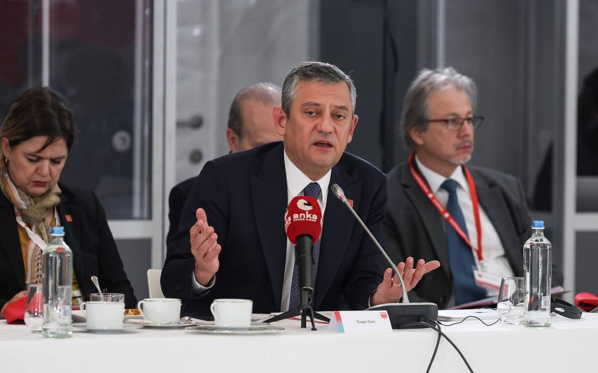 Özgür Özel: 16 belediye başkanım, 102 siyaset arkadaşım hapiste