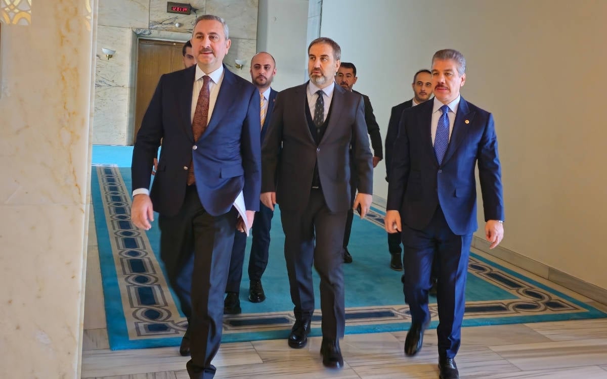 AKP, Komisyon raporunu TBMM Başkanlığı’na sundu