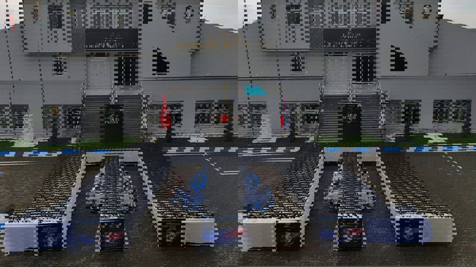 Bus carrying thousands of firearm parts seized en route to İstanbul