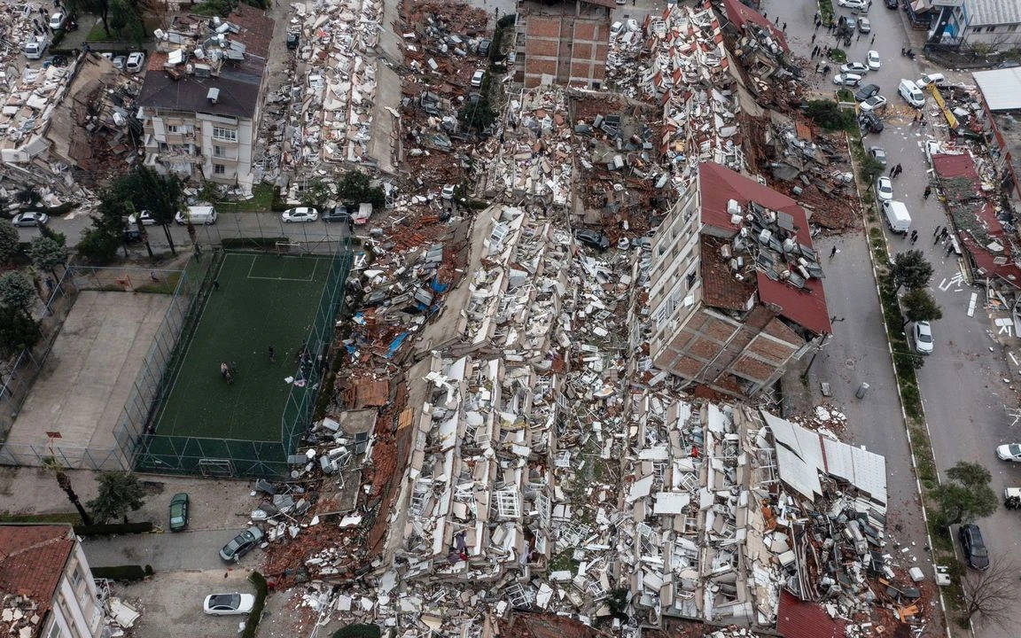 152 kişinin öldüğü Palmiye Sitesi’nde kamu görevlilerine dava